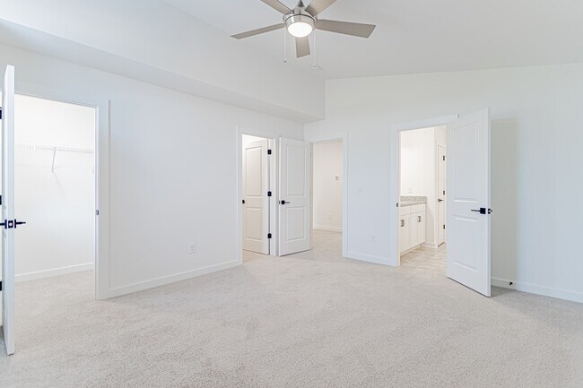 Building Photo - 1411 Darrowby Wy