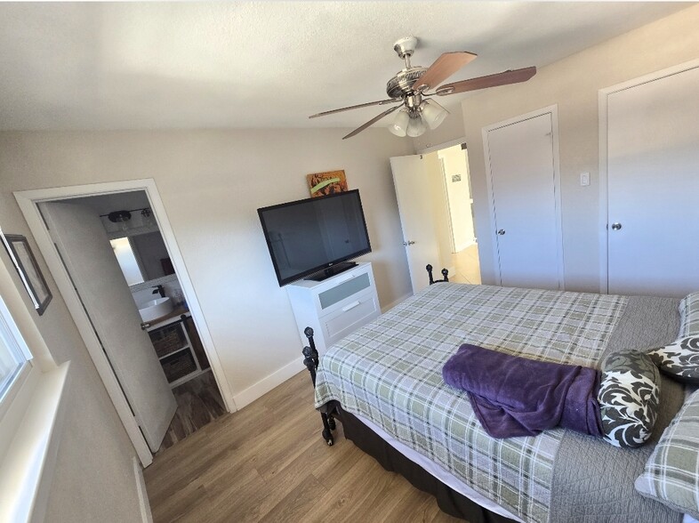 Building Photo - 7401 Sordello Dr