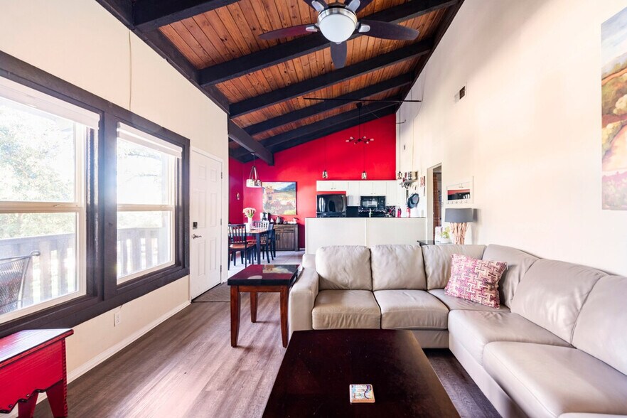 Building Photo - 2305 Trailside Dr