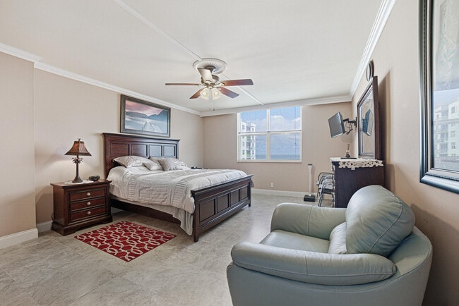 Building Photo - 3450 S Ocean Blvd