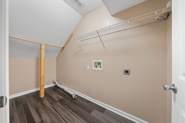Building Photo - 1414 Addison Dr