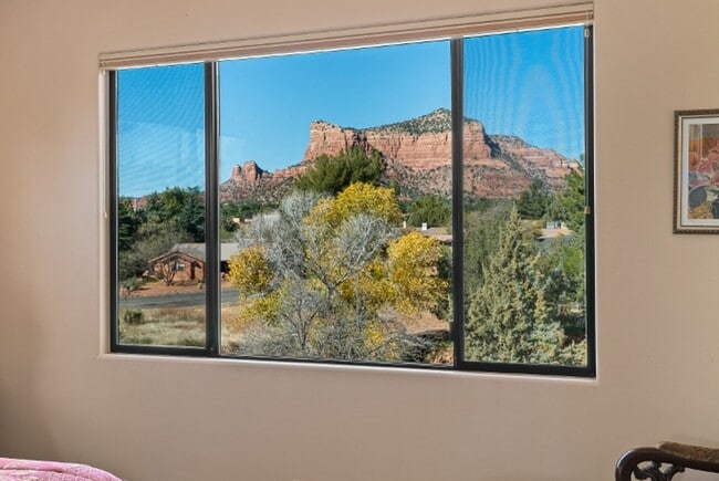 Building Photo - HOUSE - VILLAGE OF OAK CREEK - LAS PIEDRAS