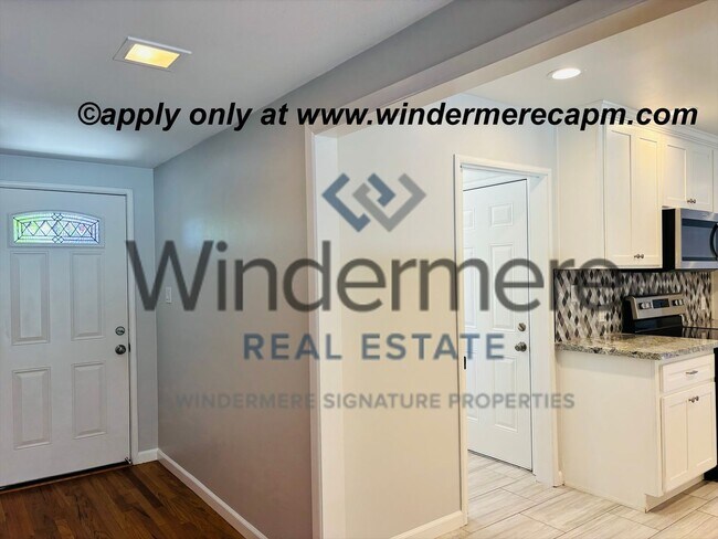 Building Photo - Beautiful 3BD/ 2BA Arden Arcade Home with Spacious Yard In Highly Desirable Location!