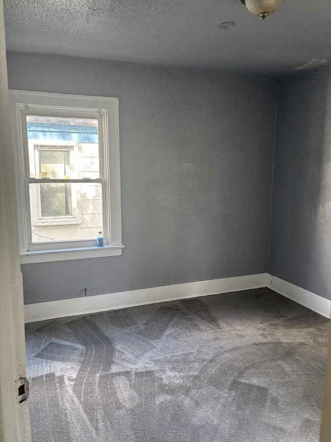 Building Photo - 13522 Glastonbury Ave