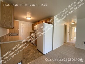 Building Photo - 1546-1548 Houston Ave-1546