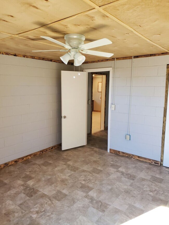Building Photo - 109 Circle Dr