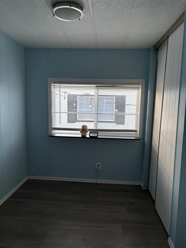 Building Photo - Lakefront Tiny Home