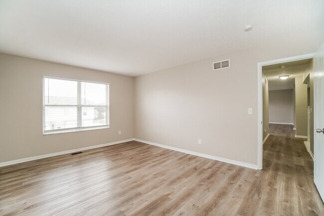 Building Photo - 238 Oxford Dr SW