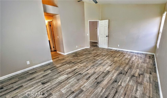 Building Photo - 8819 Dahlia Dr