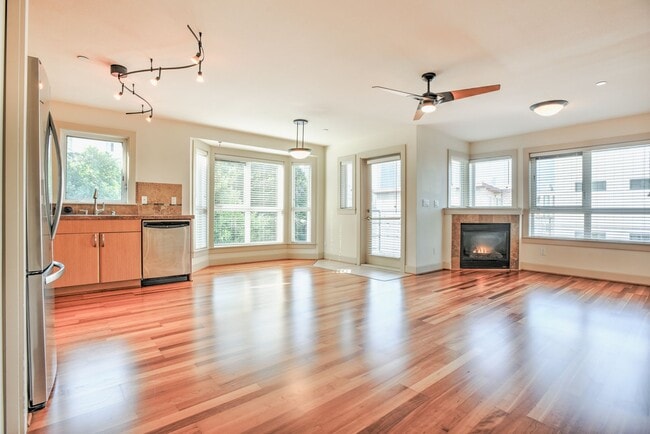 Building Photo - Elegant North Capital Hill Boutique securi...