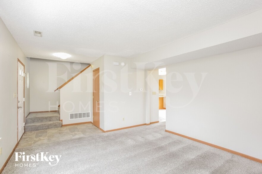 Building Photo - 6602 Hazelhatch Dr