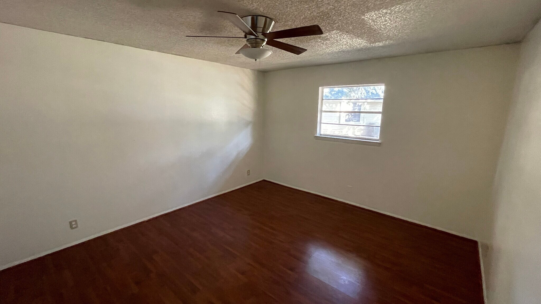 Building Photo - 302 Venture Blvd S