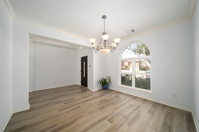 Building Photo - 2111 Scenic Hollow Ct