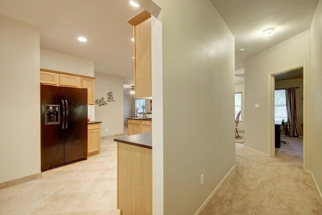 Building Photo - 1111 Fossil Cove
