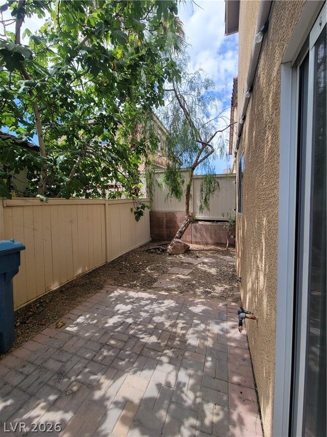 Building Photo - 3813 Bayamon St