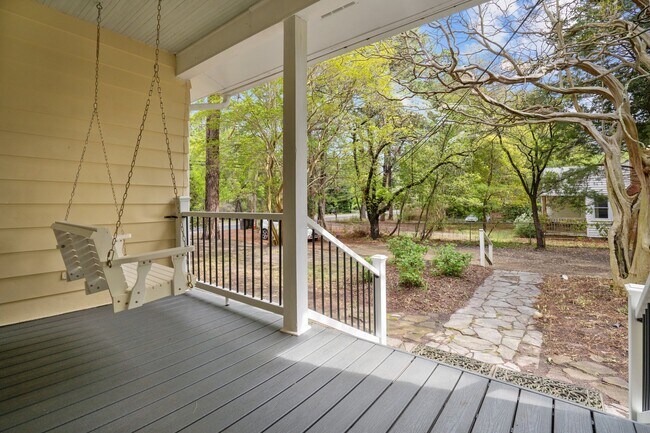 Building Photo - 802 N Poplar St