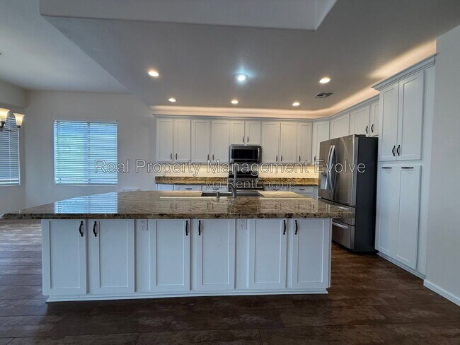 Building Photo - 1234 W Remington Dr