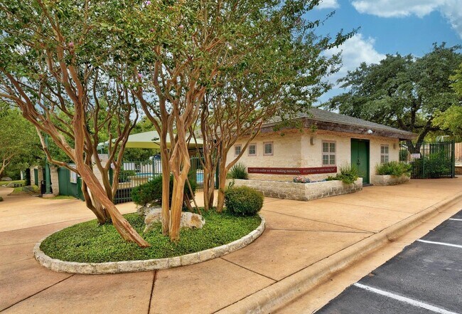 Building Photo - 11313 Menodora Dr