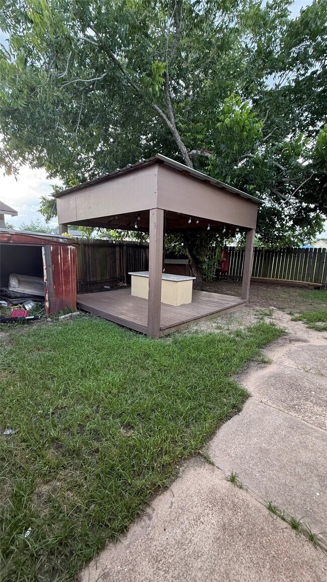 Building Photo - 6018 Beaconridge Dr