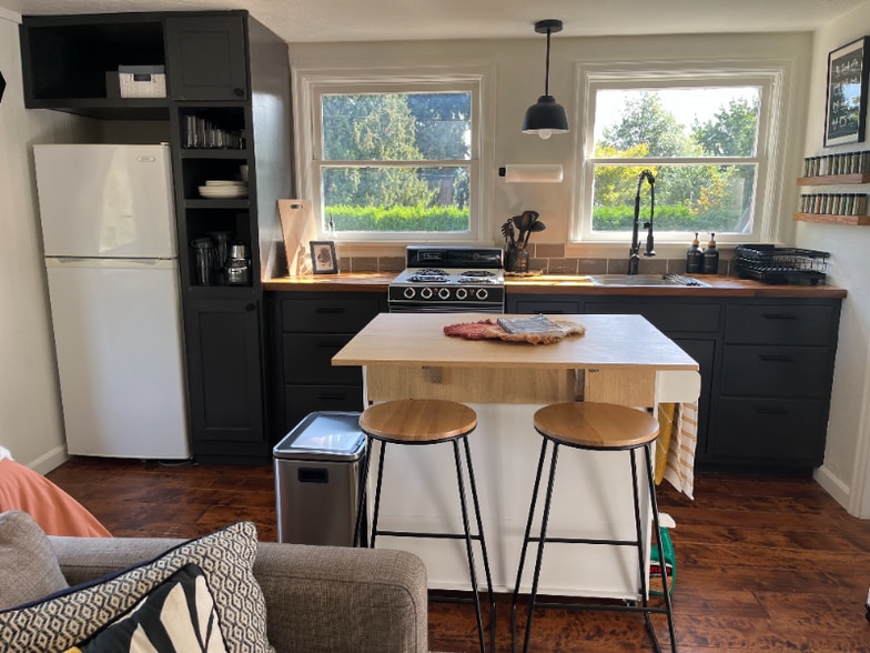 Building Photo - 4200 SE Harvey St