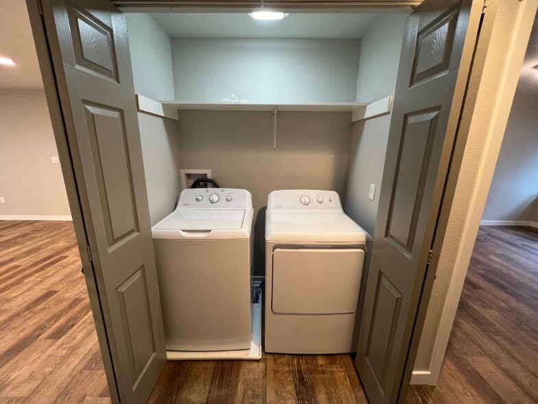 Building Photo - 2400 20th Ave NW