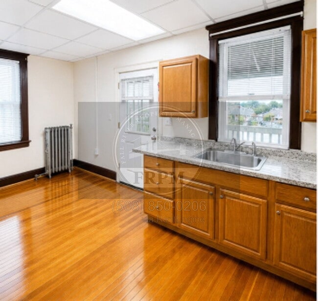 Building Photo - 244 Osborn St
