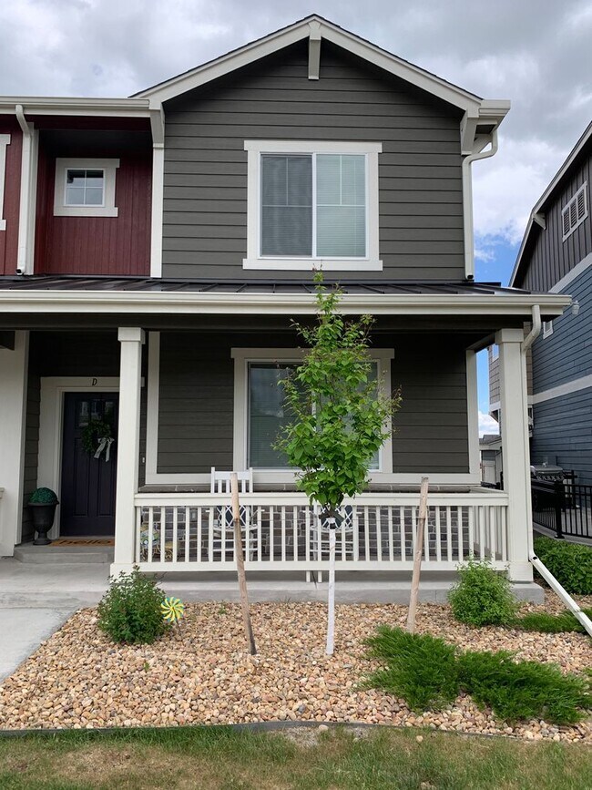 Primary Photo - Spacious 3-Bedroom End-Unit Townhome for R...