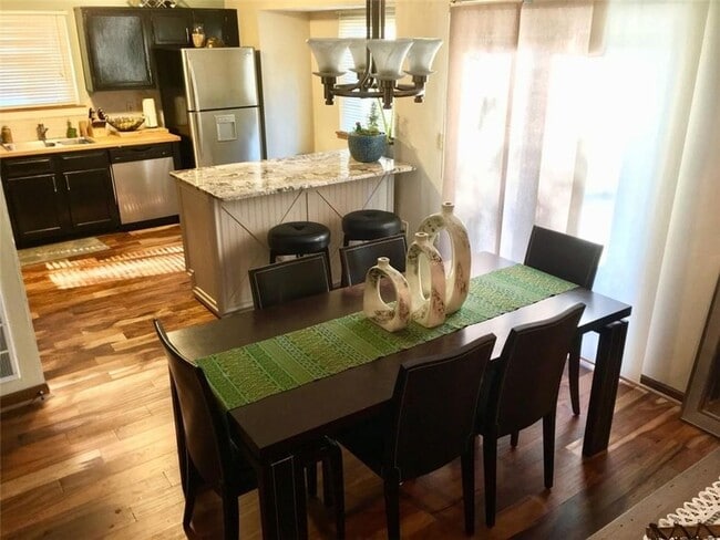 Building Photo - 1356 Bridgeson Ct