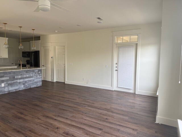 Building Photo - 4190 NW Meadow Creek Cir