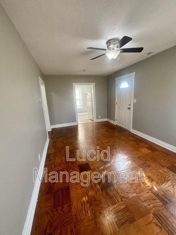 Building Photo - 615 Dresden Ave