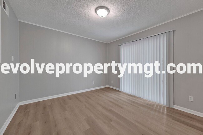 Building Photo - 3650 Tessland Rd