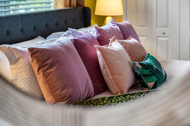 Building Photo - 8928 Cuban Palm Rd