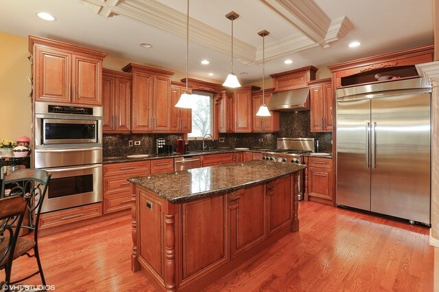 Building Photo - 2323 Douglas Ave