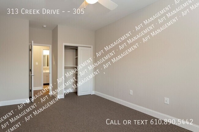 Building Photo - 313 Creek Dr