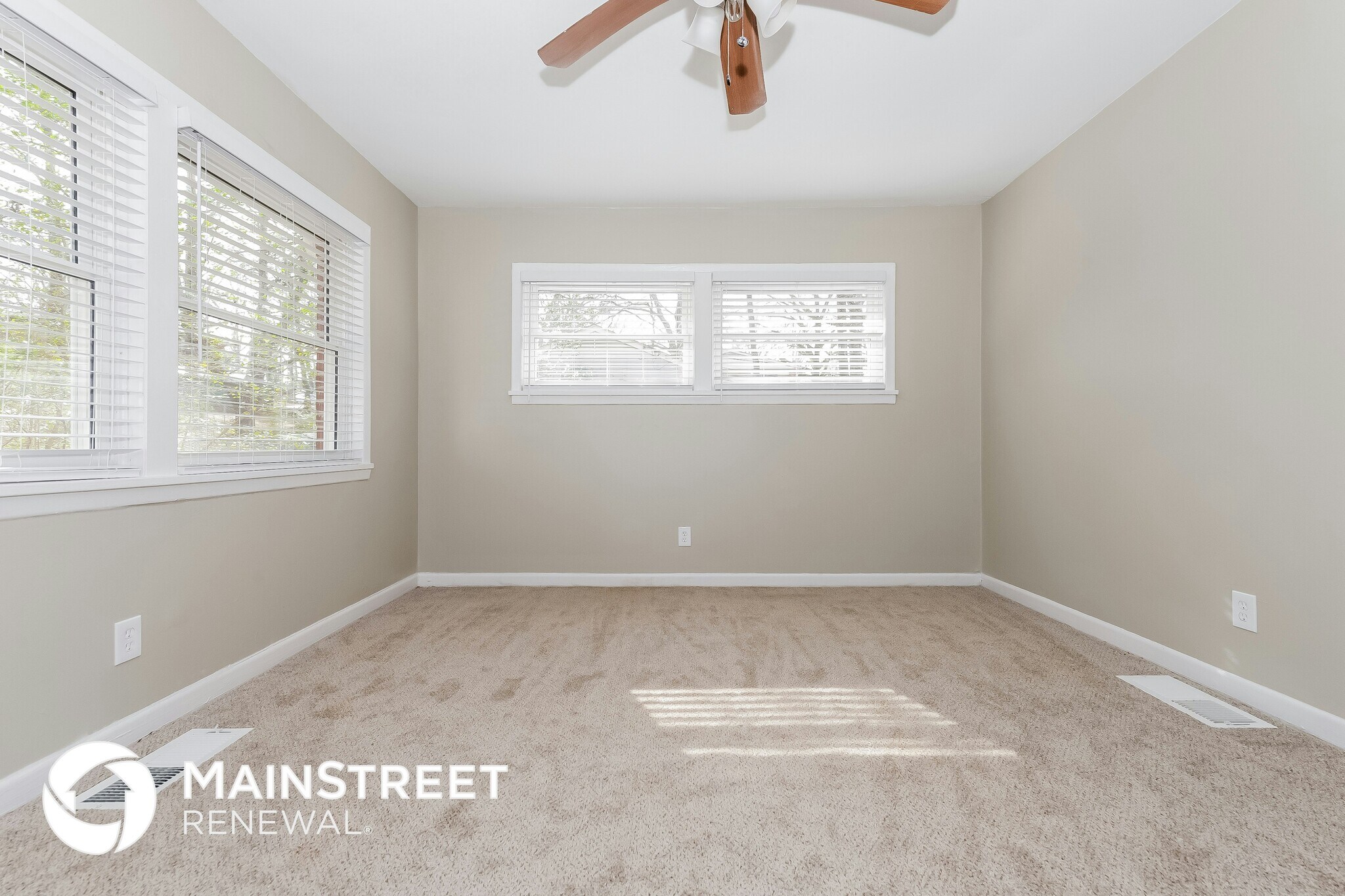 Building Photo - 6104 Holiday Blvd