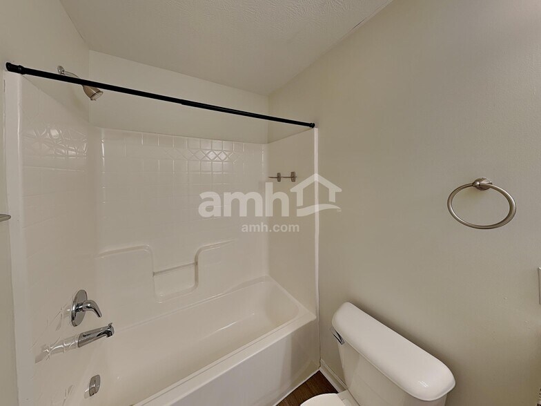 Building Photo - 524 Corbel Dr