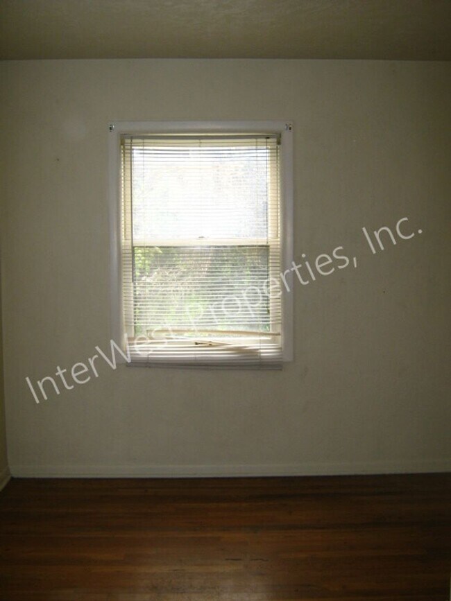 Building Photo - MCCAR