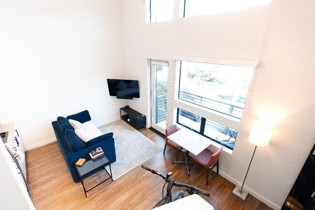 Building Photo - Stylish Furnished Loft Steps from Downtown