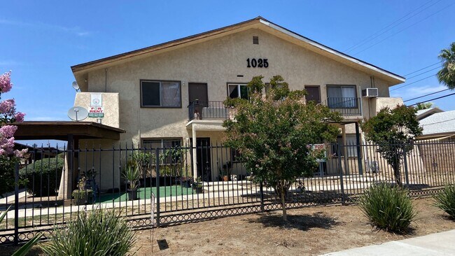 Building Photo - 1025-1027 E Deodar St