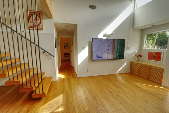 Living room - 1709 Dewey St