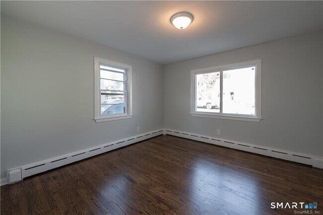 Building Photo - 927 Birmingham St