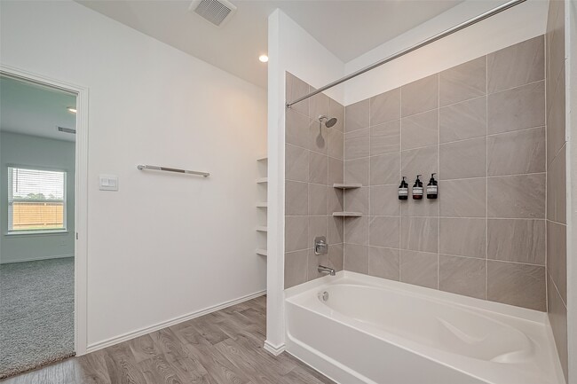 Building Photo - 24330 Elmwood Falls Dr
