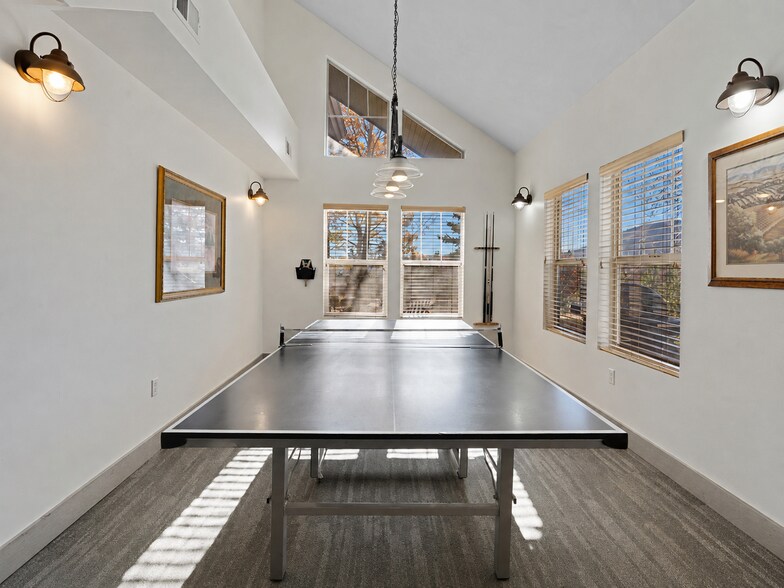 Building Photo - 1800 Fox Bay Dr