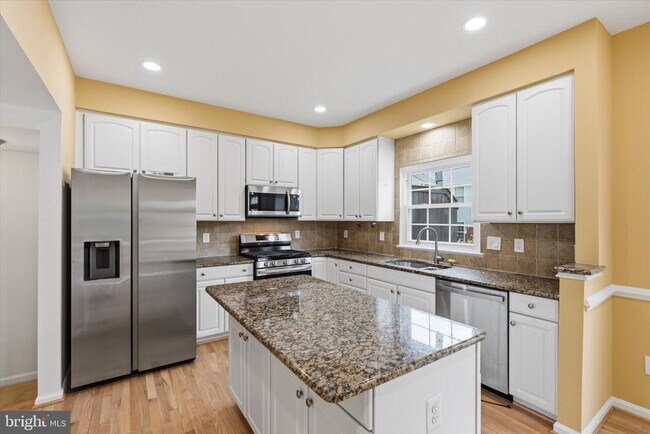 Building Photo - 20335 Briarcliff Terrace