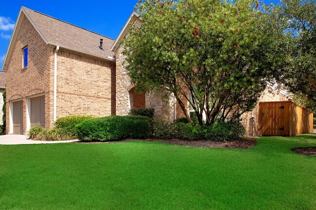 Building Photo - 8858 Van Allen Dr