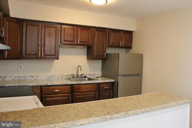 Building Photo - 9233 Byrd Dr