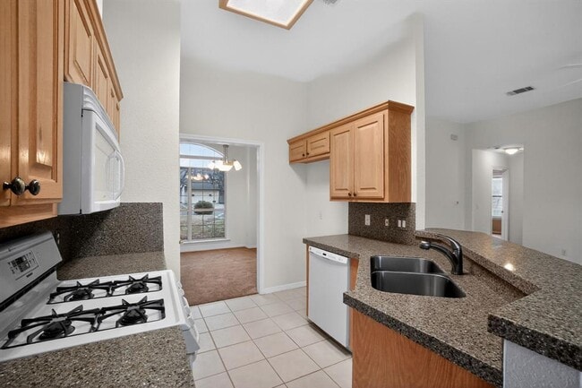 Building Photo - 3001 Parker Dr