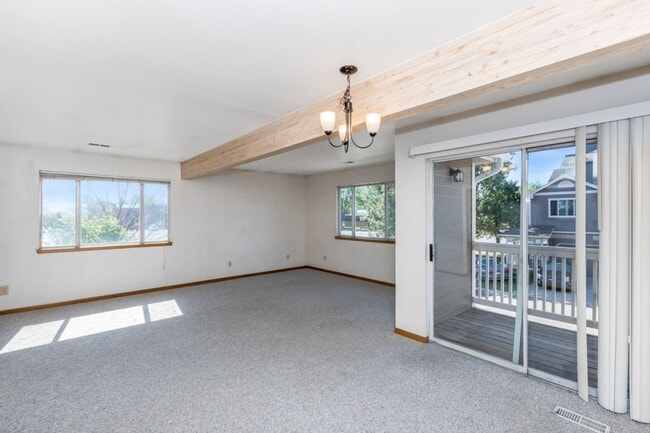 Building Photo - 4 Bedrooms, each with Ensuite Bathrooms!