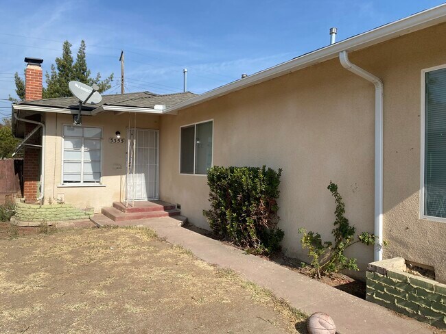Building Photo - 3355 E Terrace Ave