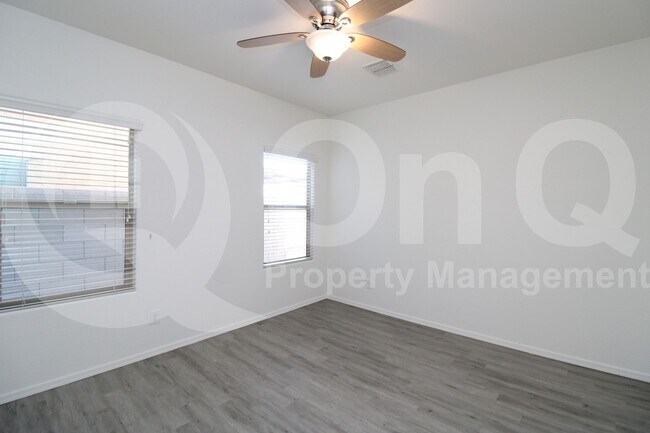 Building Photo - 1819 W Bonanza Dr
